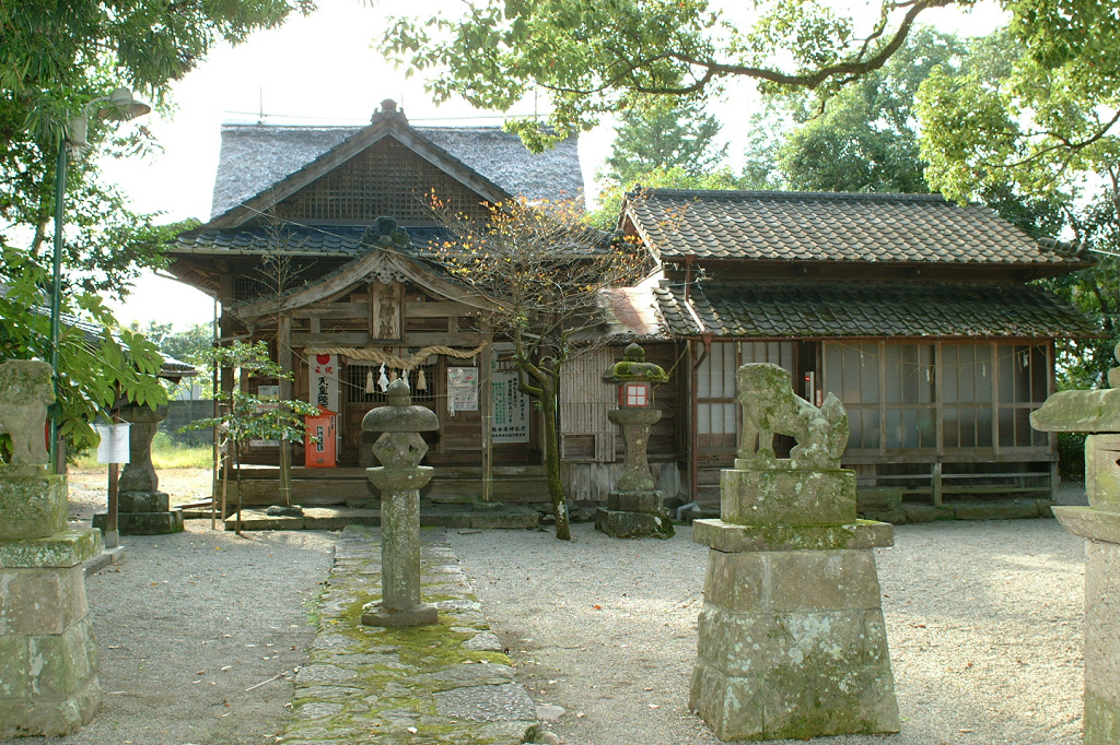 老神神社拝殿・神供所正面