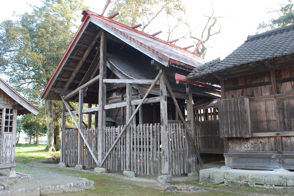 井口八幡神社神殿・覆屋