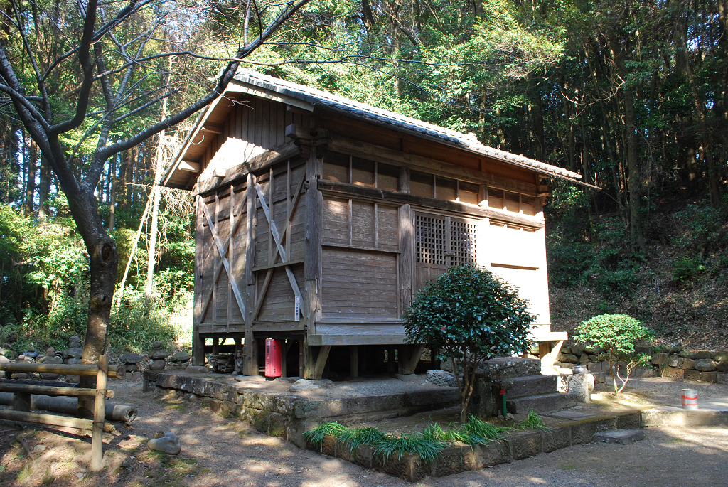 大信寺地蔵堂舟肘木