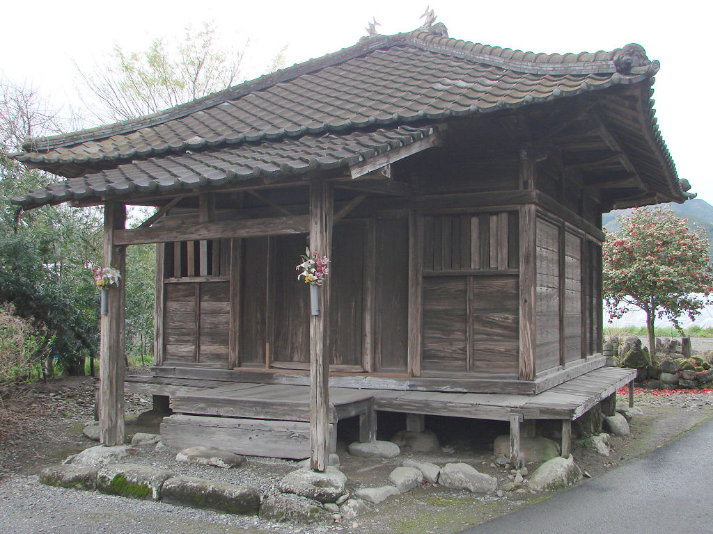 井口八幡神社薬師堂正側面