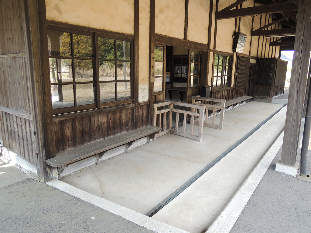 井口八幡神社毘沙門堂軒廻り