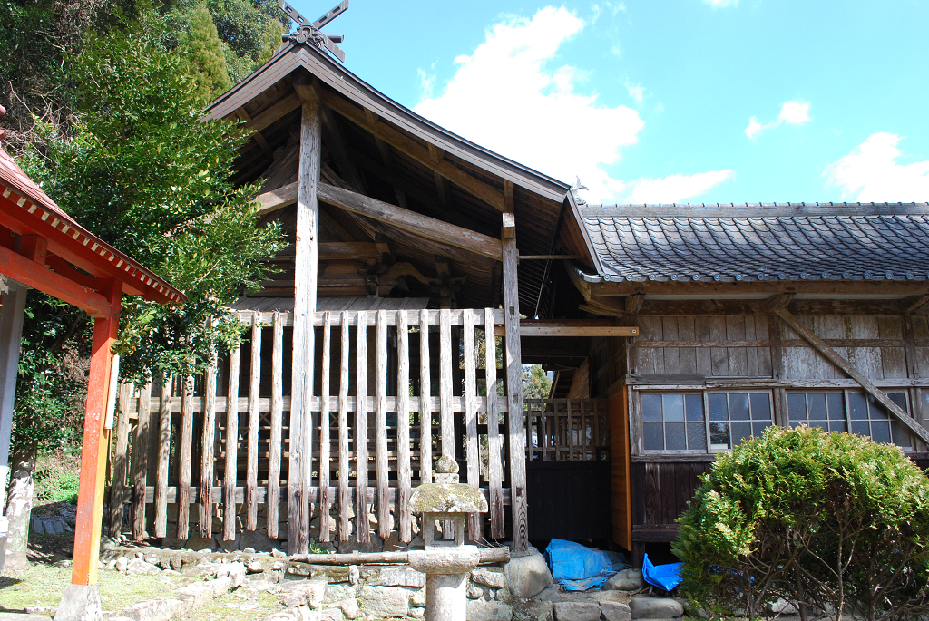 万江阿蘇神社本殿と覆屋