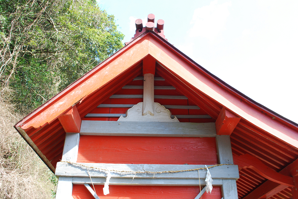 万江阿蘇神社本殿向拝海老虹梁・木鼻