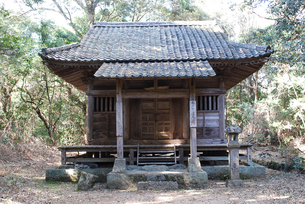 高寺院毘沙門堂正面