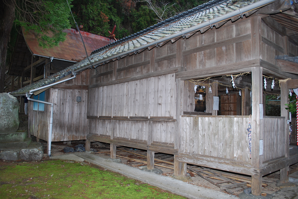 神瀬住吉神社拝殿西面