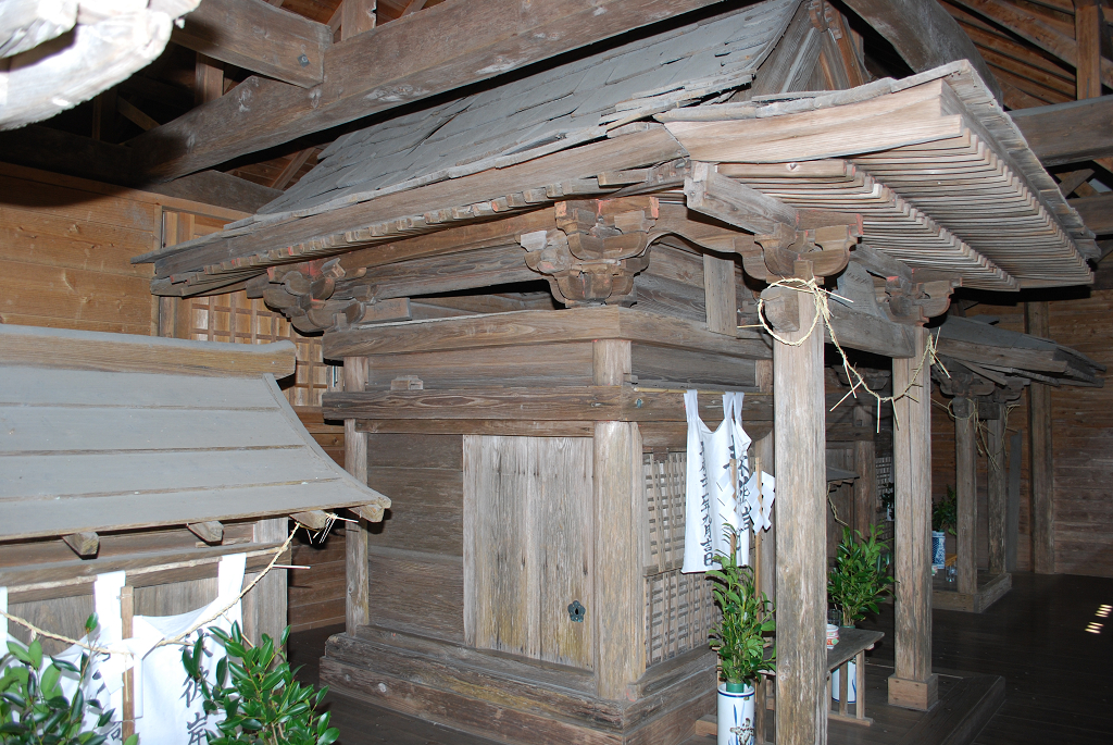 井沢熊野座神社中央殿