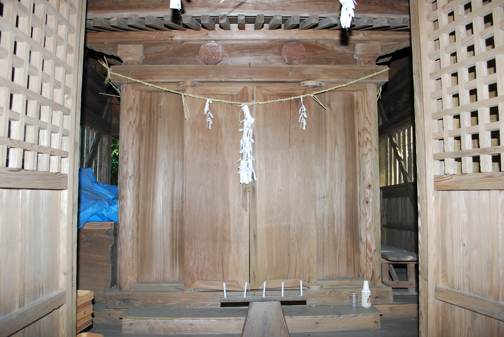 木本神社本殿正面