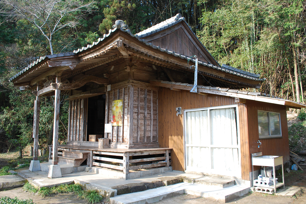 土屋観音堂正側面