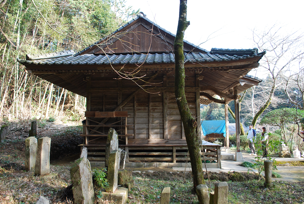 土屋観音堂背側面