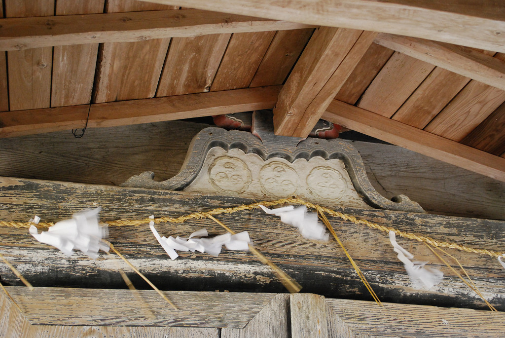 平野神社本殿正面蟇股