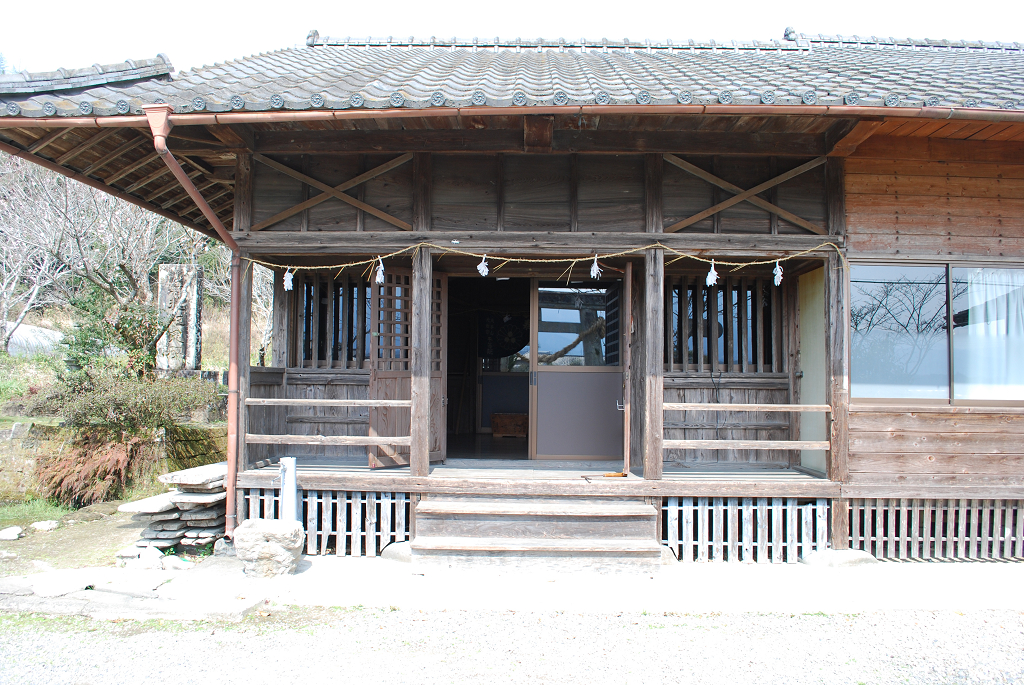 荒田大王神社拝殿正面