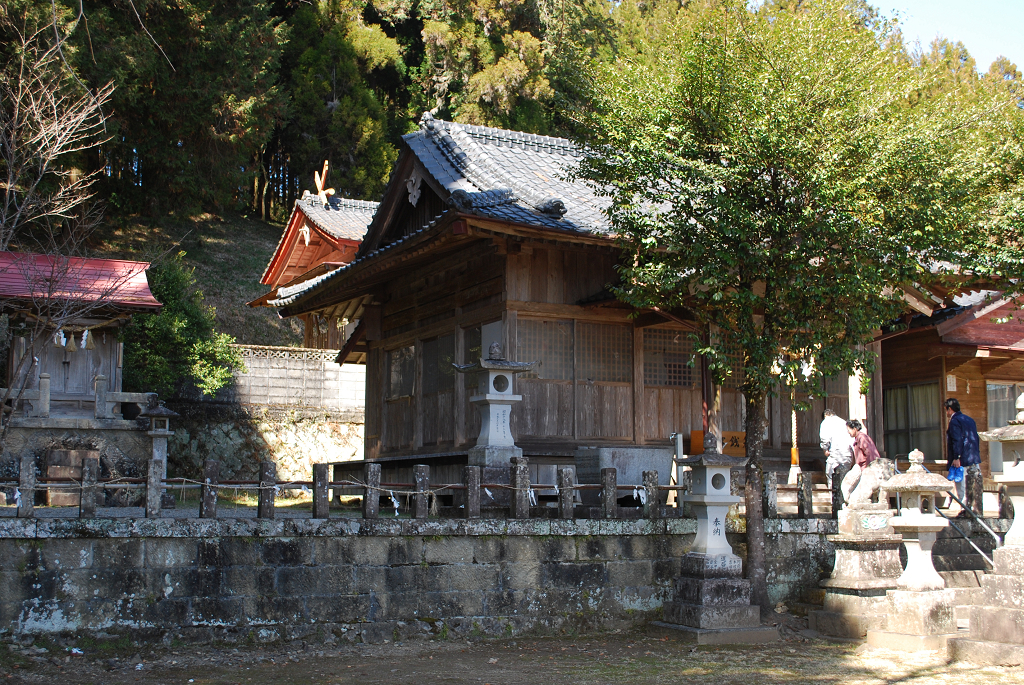 須恵諏訪神社社殿