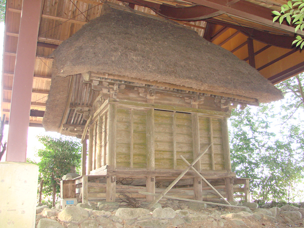 上永里雲羽神社本殿背面