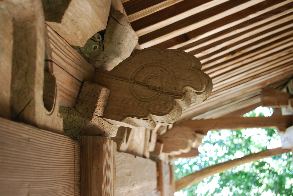 上永里雲羽神社本殿向拝絵様肘木