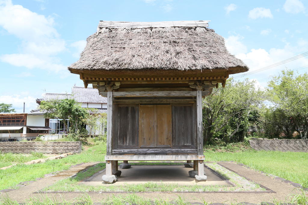 山上八幡神社本殿正面