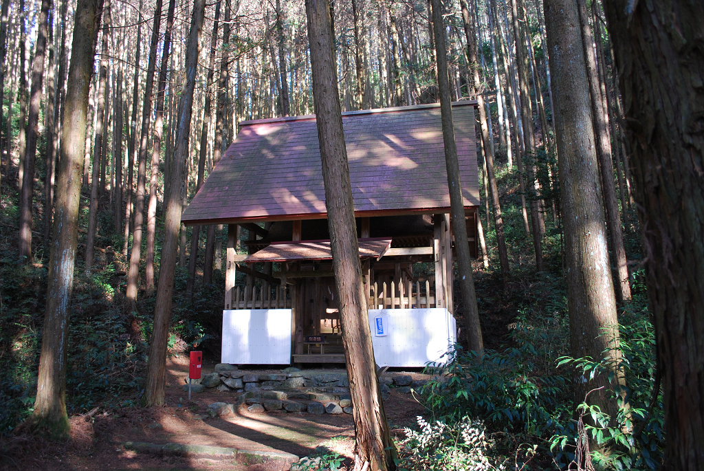 秋時諏訪神社本殿