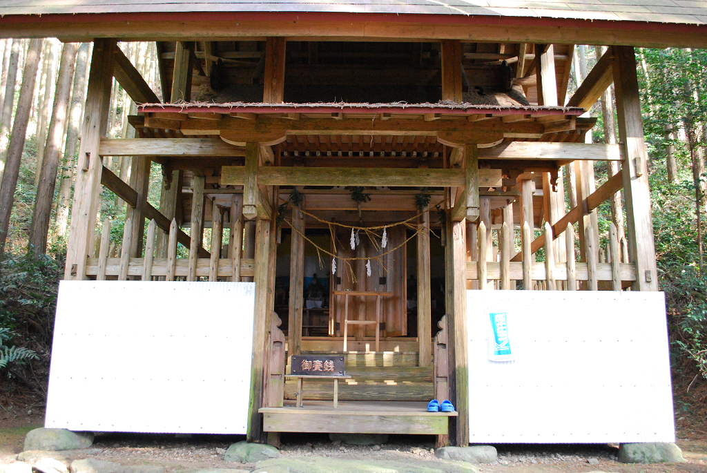 秋時諏訪神社本殿正面