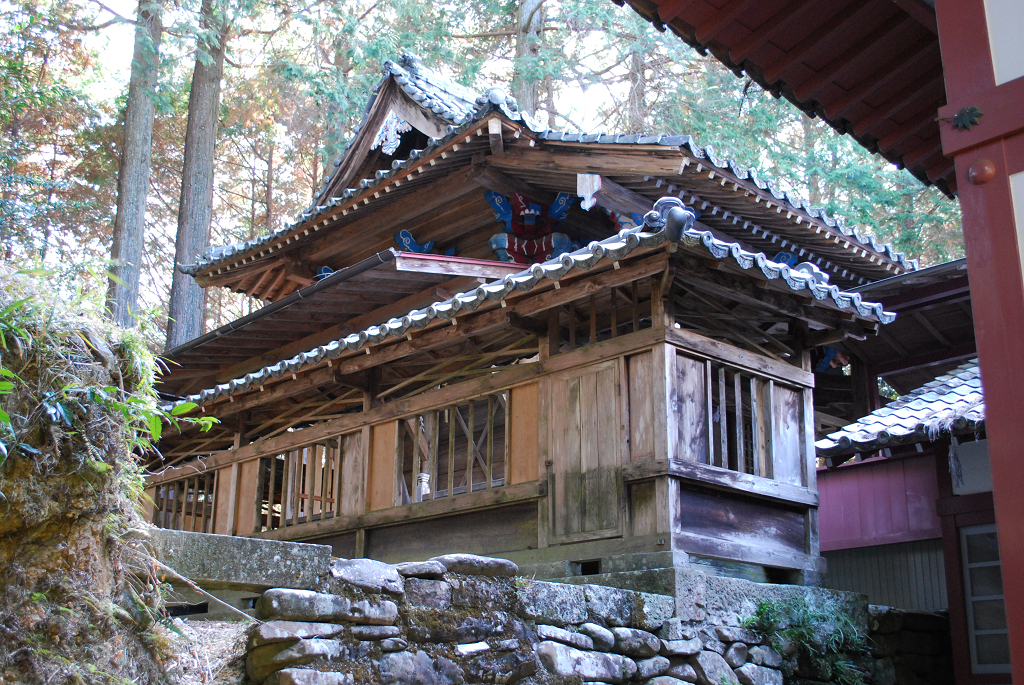 岡原霧島神社社殿