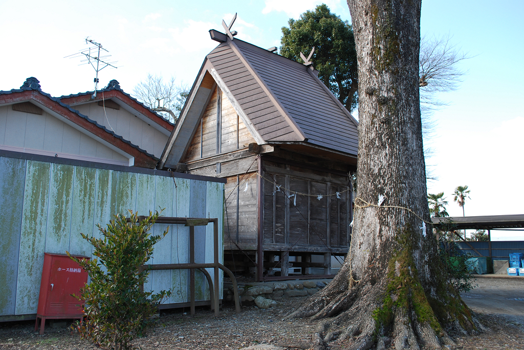 熊野坐神社本殿覆屋