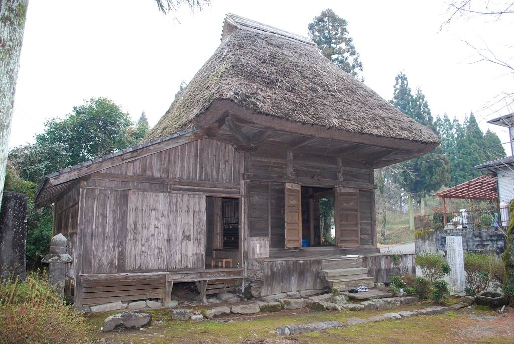 長運寺薬師堂正面