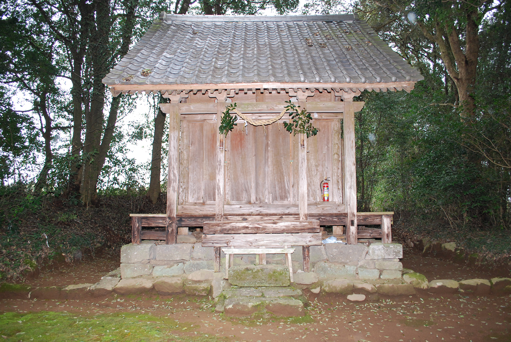 諏訪神社本殿正面