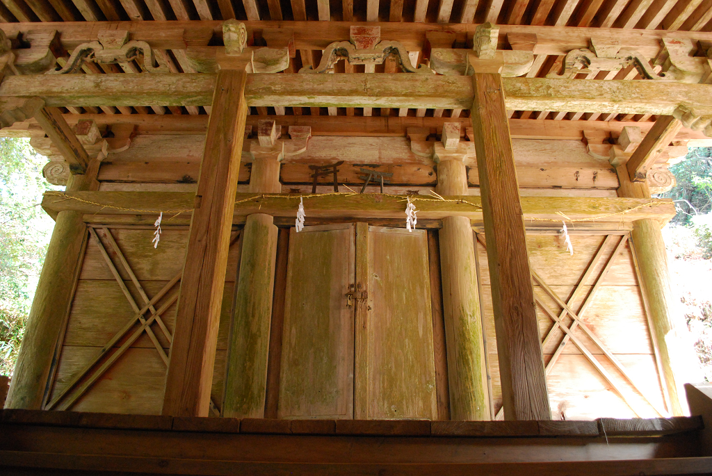 久米熊野坐神社本殿正面